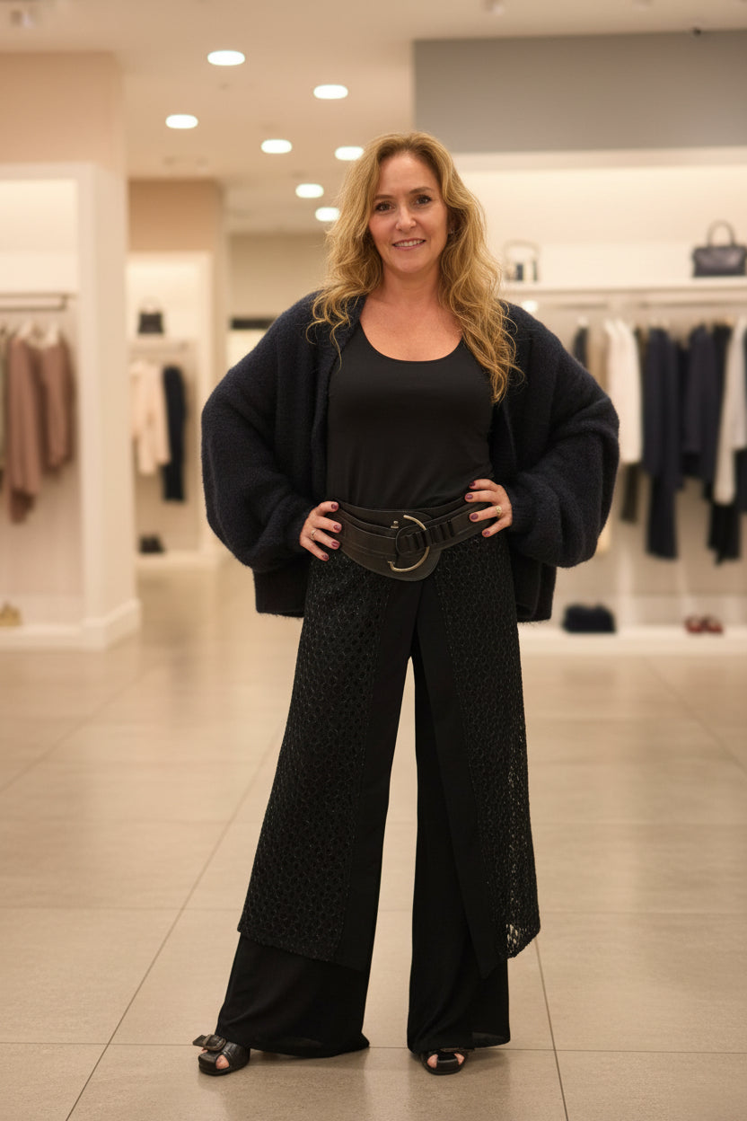 Calça saia em malha de renda com lurex