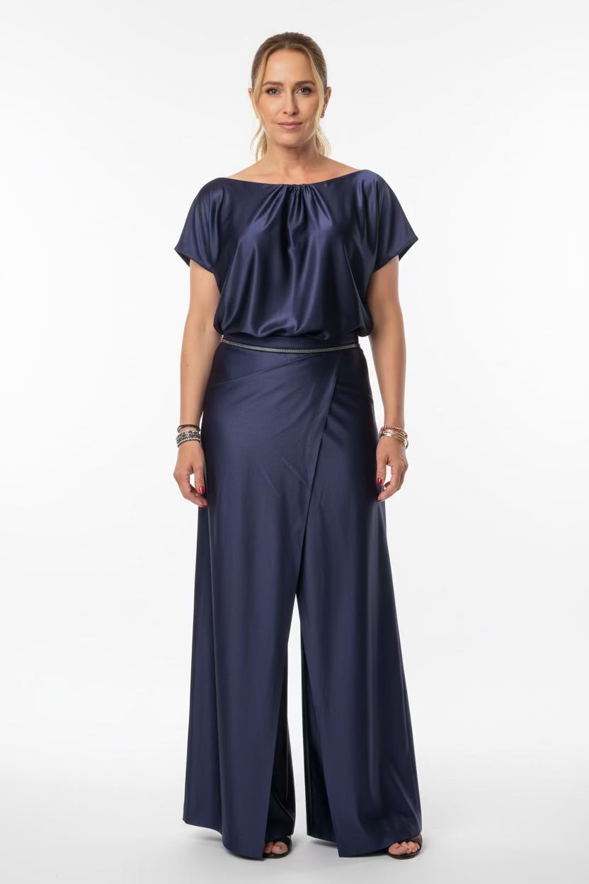 Blusa com abertura nas costas e brilho