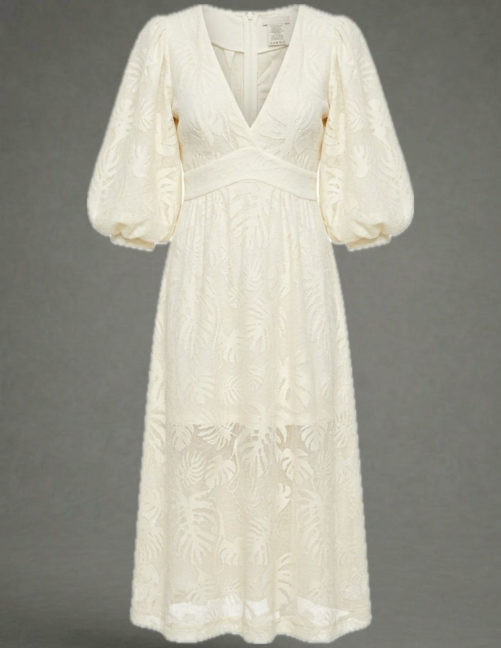 Vestido com manga bufante rendado