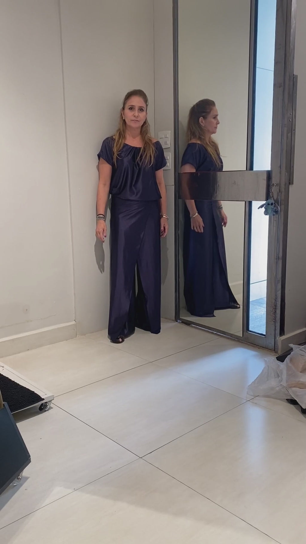 Calça transpassada com elástico brilhante